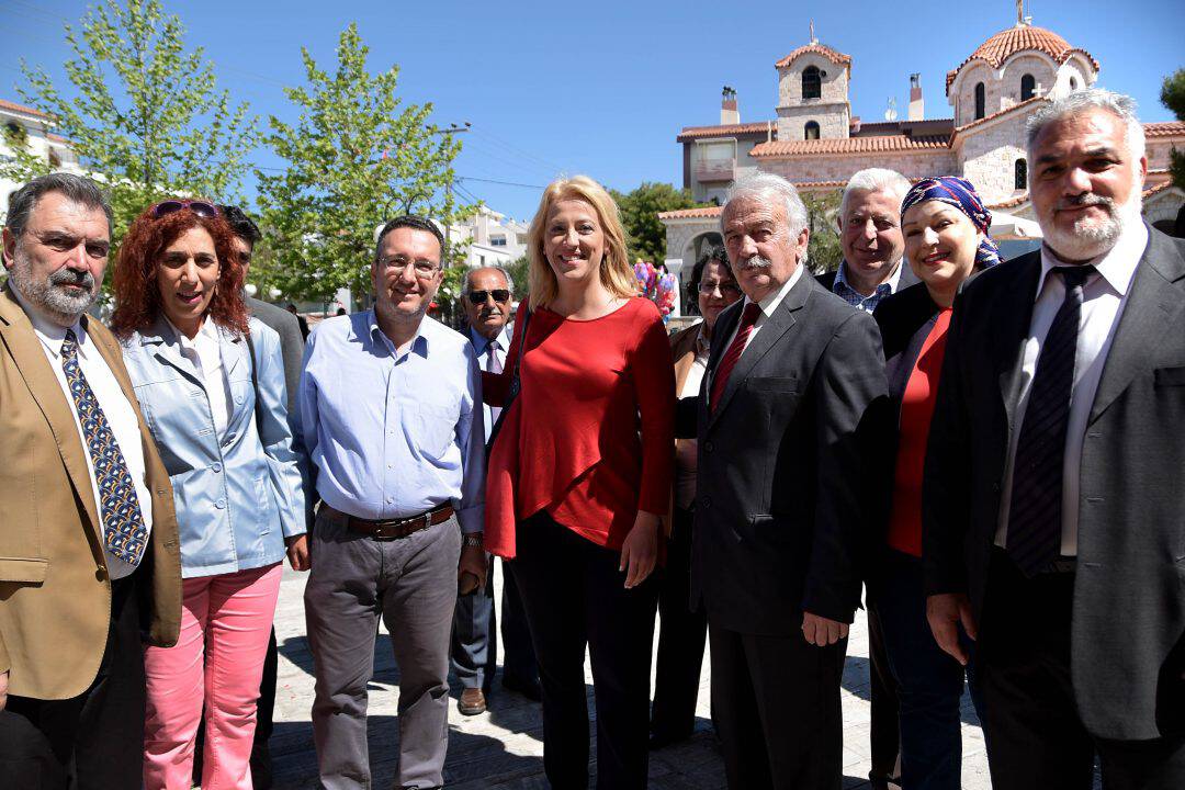 Στη μεγάλη γιορτή στην πλατεία Αγίου Γεωργίου στα Μελίσσια