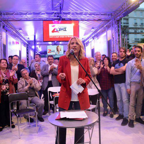 Στα εγκαίνια του εκλογικού κέντρου της Δύναμης Ζωής στην πλατεία Συντάγματος