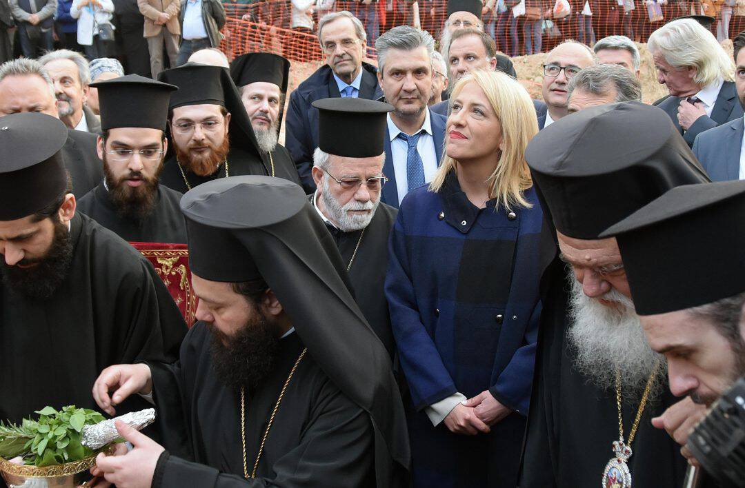 Στην κατάθεση του θεμέλιου λίθου για το «Ιωνικό Κέντρο» στη Νέα Ιωνία